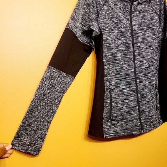 Athletic Collection | Women's Full Zipper Light Jacket (Size Medium) - Picture 4 of 10